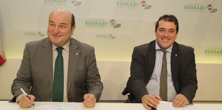 David Bonvehí, presidente de PDeCAT, en un acto con Andoni Ortuzar (PNV).