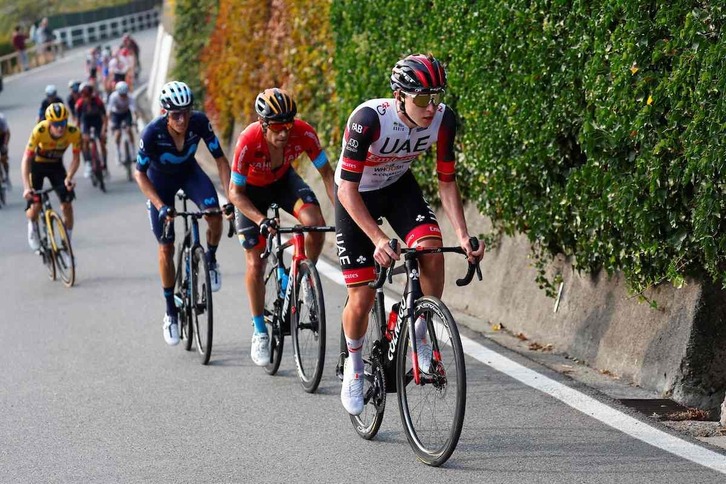 Tadej Pogacar, Mikel Landa, Enric Mas y Jonas Vingegaard en la última prueba del World Tour en Lombardía.