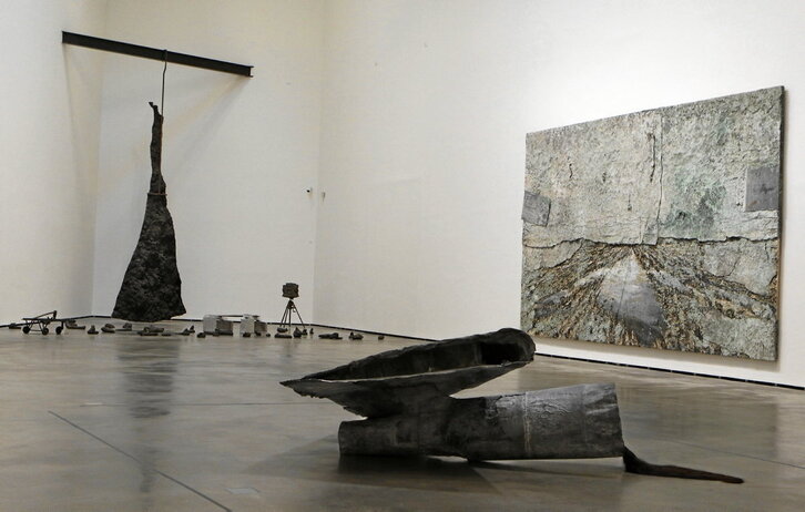 Una de las salas de la exposición “SeccionesIntersecciones” del museo Guggenheim.