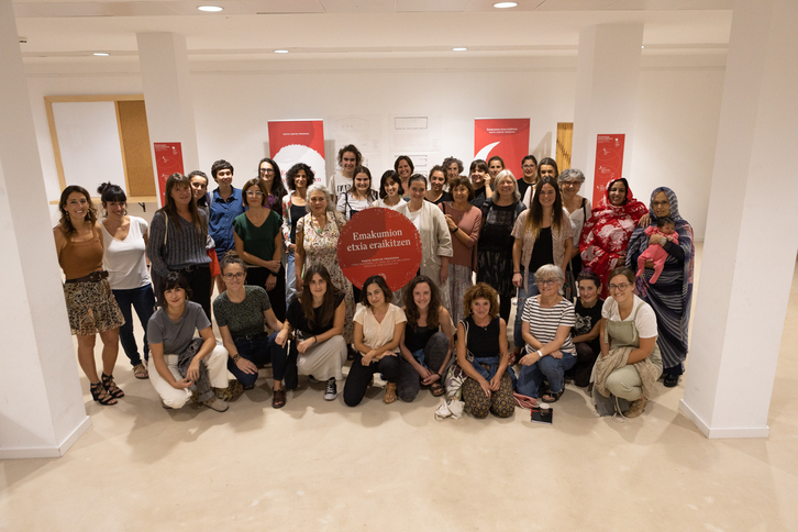 Oñatiko Emakumion Etxiari buruzko atzoko saioan parte hartu zuten emakumeak.
