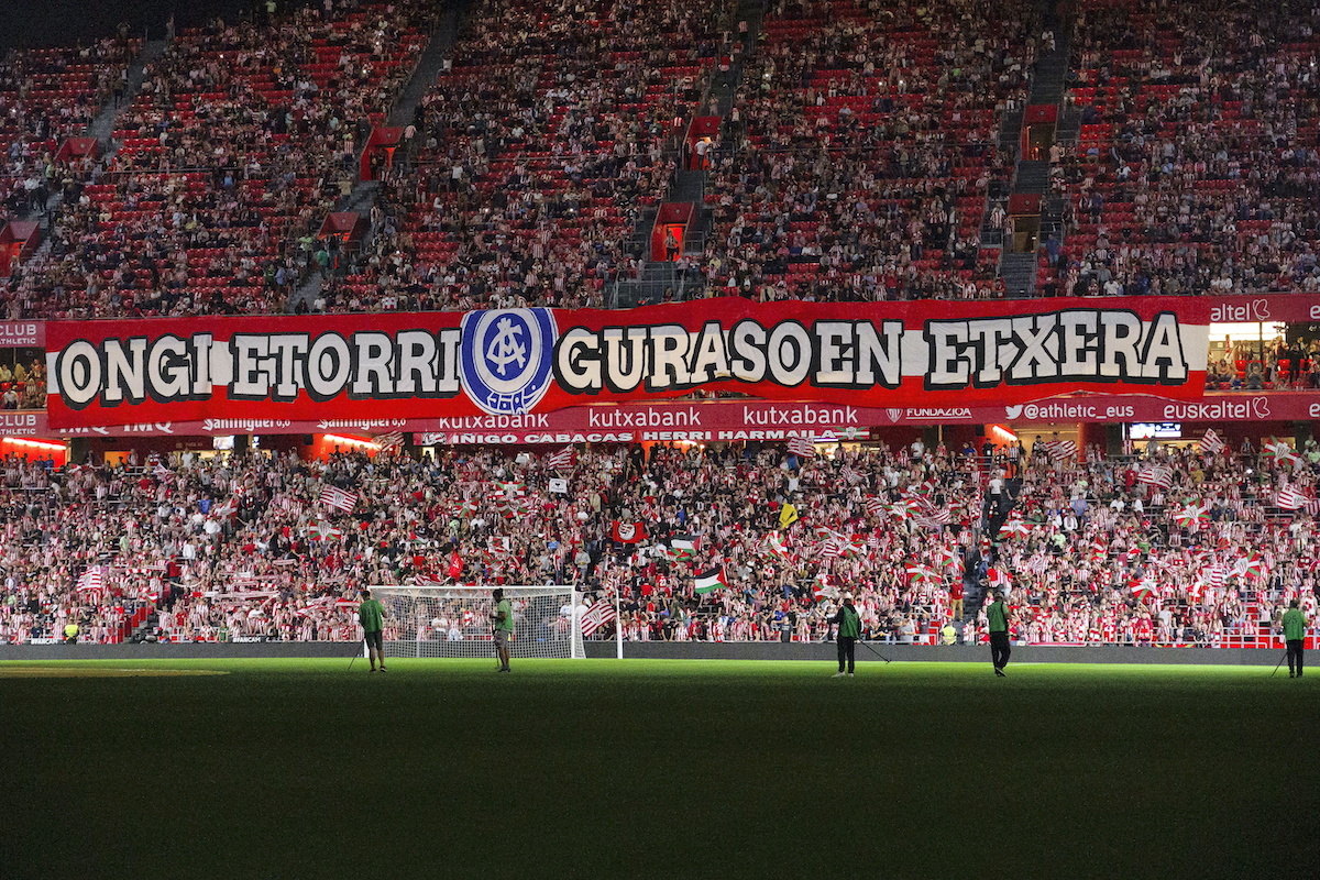 Pancarta mostrada en la grada popular de San Mamés en la última visita del Atlético. (Aritz LOIOLA / FOKU) Pancarta mostrada en la grada popular de San Mamés en la última visita del Atlético. (Aritz LOIOLA / FOKU)