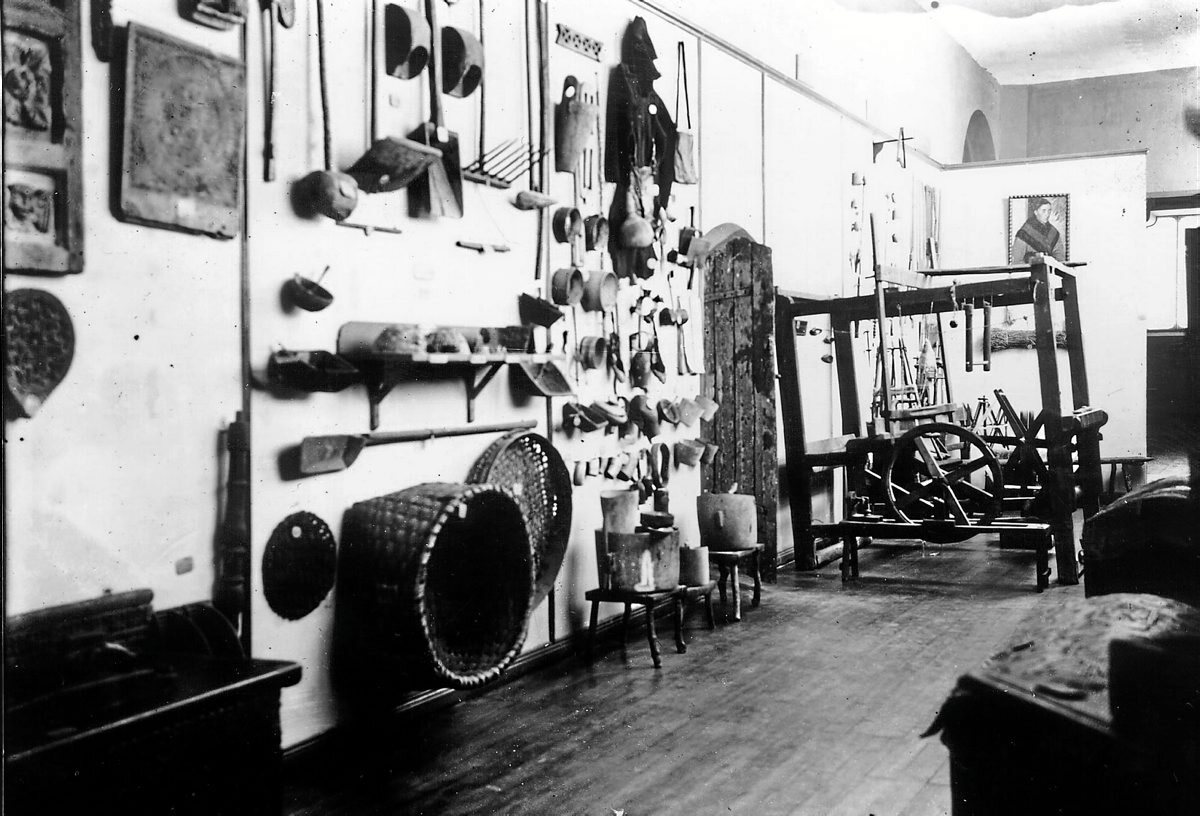 Imagen de la segunda etapa del Museo Histórico Artístico y Arqueológico, en el año 1911, en la calle Urdaneta, junto a la Escuela de Artes y Oficios y la Biblioteca Municipal.Fotografía: Archivo del Museo de San Telmo