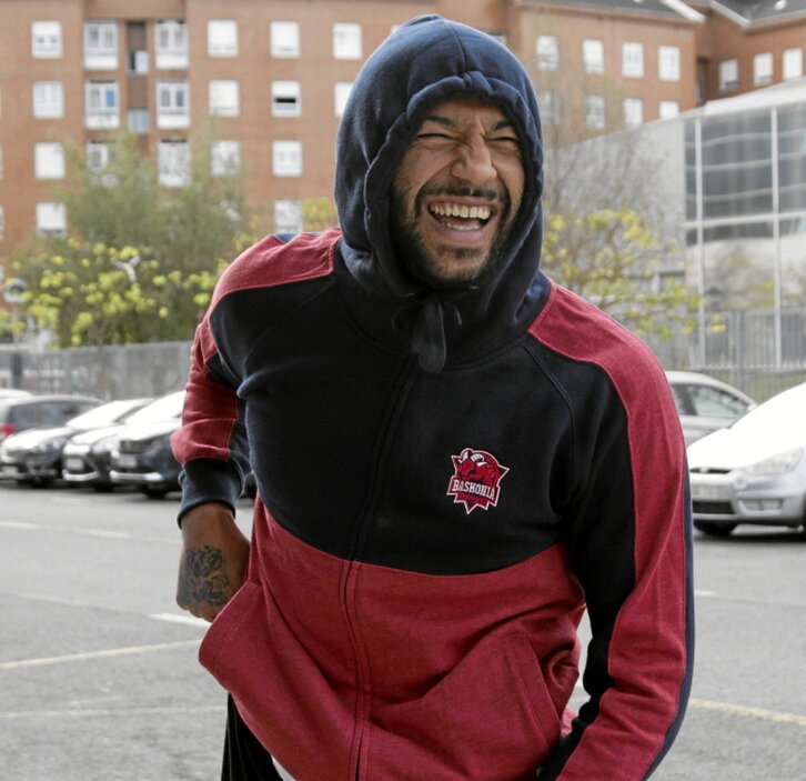 Pierria Henry, pozik, Gasteizera iritsi berritan.