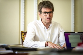 El todavía alcalde de Gasteiz, Gorka Urtaran, no ha dado todavía ninguna explicación sobre lo ocurrido.