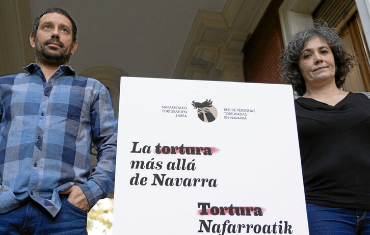 Jorge Txokarro eta Ainara Gorostiaga, mintzaldien aurkezpenean.