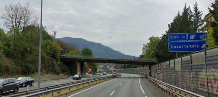 El pórtico estará ubicado cerca del paso elevado de la carretera que lleva a Urnieta.
