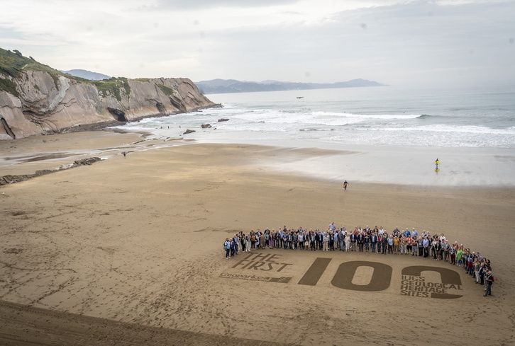 La IUGS ha anunciado en Zumaia los primeros 100 lugares del patrimonio geológico.