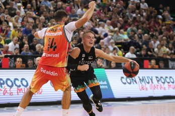 Ludde Hakanson ante Valencia Basket