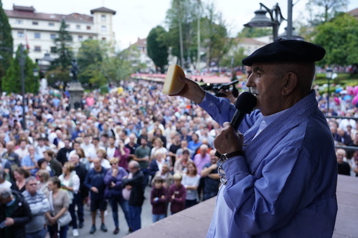 Gaztak protagonismo berezia izan du Gernika-Lumoko azokan.