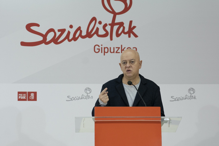 Odon Elorza en una rueda de prensa en 2021