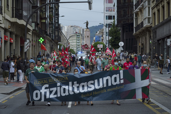 Marcha en Bilbo por la oficialidad de Euskal Selekzioa.