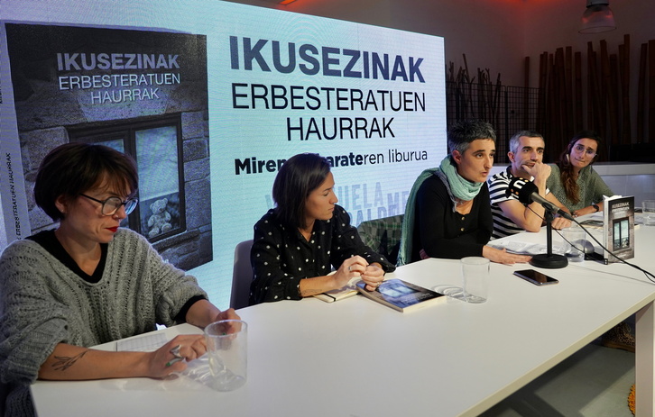 Zapirain, Barcena, Azkarate eta Aldana anai-arrebak, liburuaren aurkezpenean.