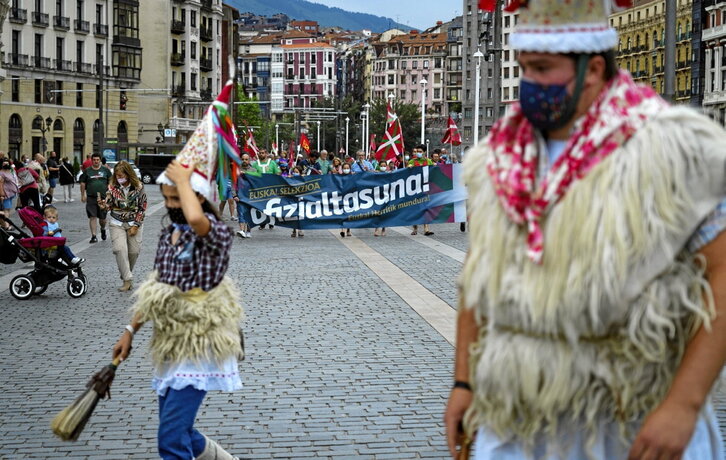 Marcha en Bilbo por la oficialidad de Euskal Selekzioa.