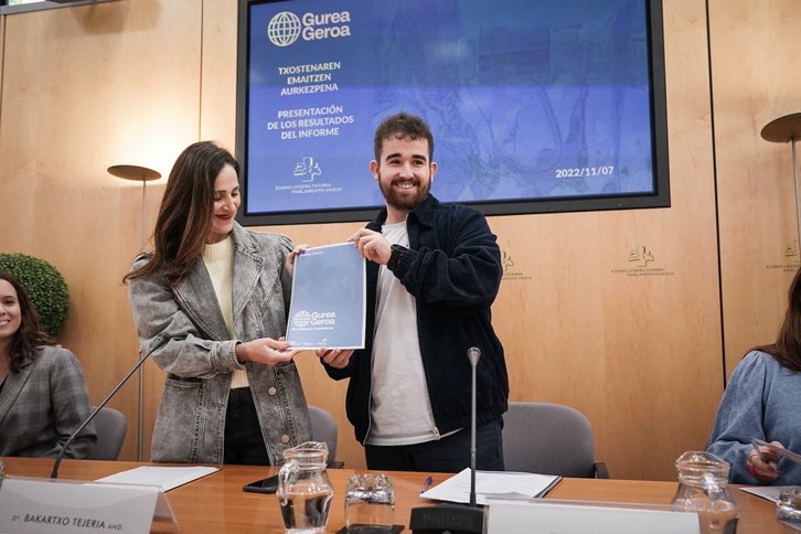 Gasteizko Legebiltzarrean aurkeztu dute astelehen honetan ‘Gurea Geroa’ inkesta.