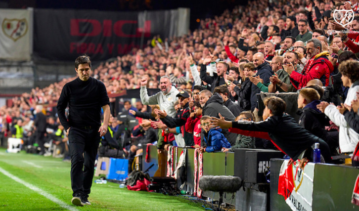 Iraola ha entrenado al Rayo las últimas tres temporadas.