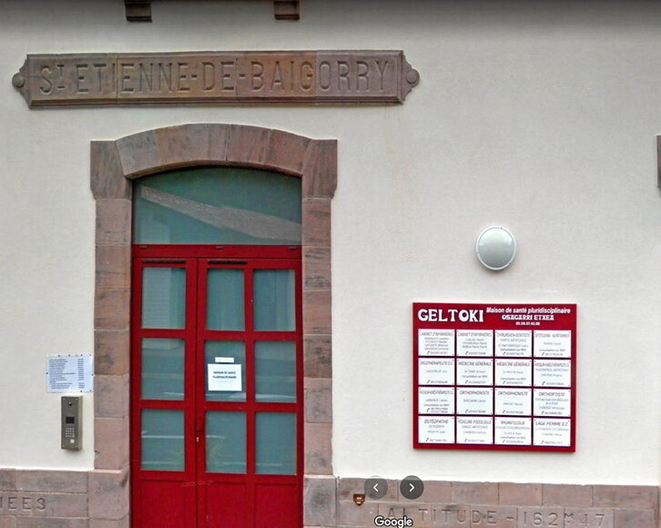 La antigua estación de tren de Baigorri se remodeló en 2015 para acoger la nueva casa de salud.