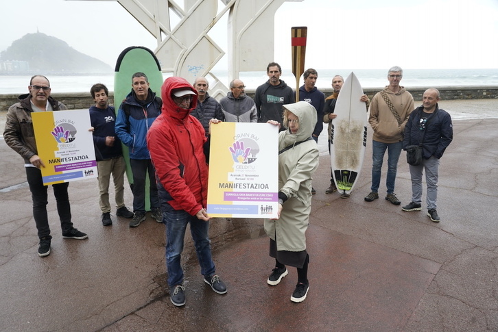 GuraSOS elkarteko kideak erraustegiaren aurkako azaroaren 27rako mobilizaziora dei egiten.