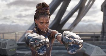 Letitia Wright es la princesa Shuri, creadora de nueva tecnología.