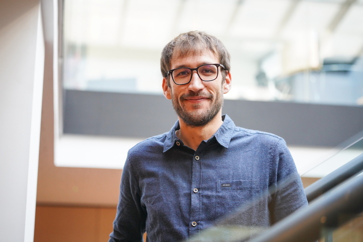 Avel·lí Flors-Mas habló sobre el modelo de inmersión lingüística en Catalunya en las jornadas organizadas por Euskalgintzaren Kontseilua. 