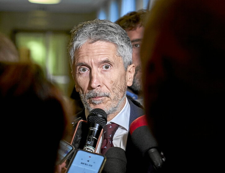 Fernando Grande-Marlaska, atiende a los medios el martes el Congreso.