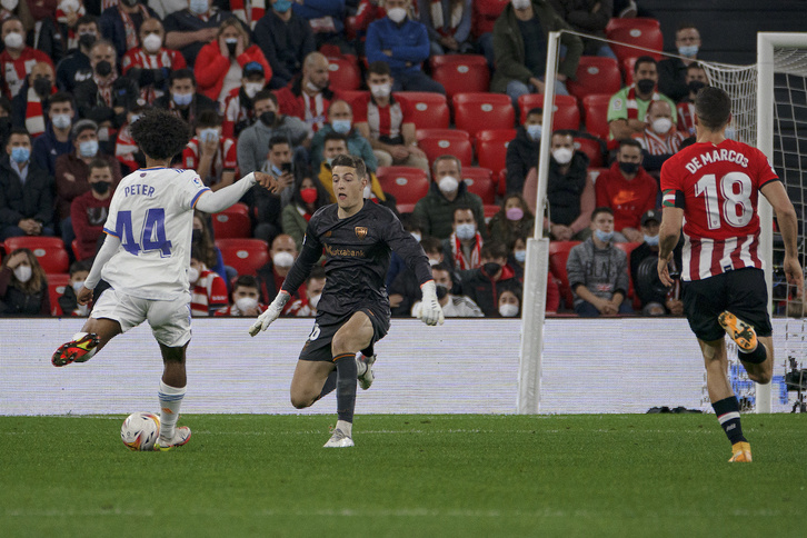 El portero Julen Agirrezabala podría disponer de sus primeros minutos de la temporada en Alzira.