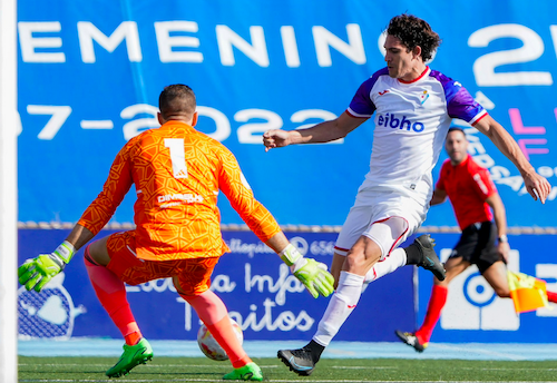 Blanco Leschuk ha anotado un doblete para encarrilar la eliminatoria. (@SDEibar) Blanco Leschuk ha anotado un doblete para encarrilar la eliminatoria. (@SDEibar)