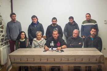 Baztango alkateek gaur Iruritan egin duten agerraldia.