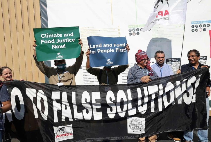 Activistas piden justicia climática y soluciones efectivas.