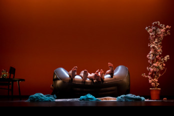 Metrokoadroka kolektiboaren lan berriaren eszena bat.