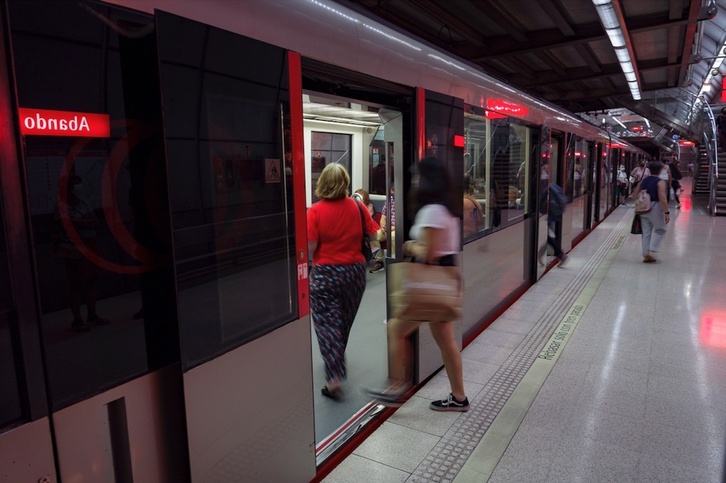 Bilboko Metroan bidaiatu ahal izango da Mugi txartelarekin.