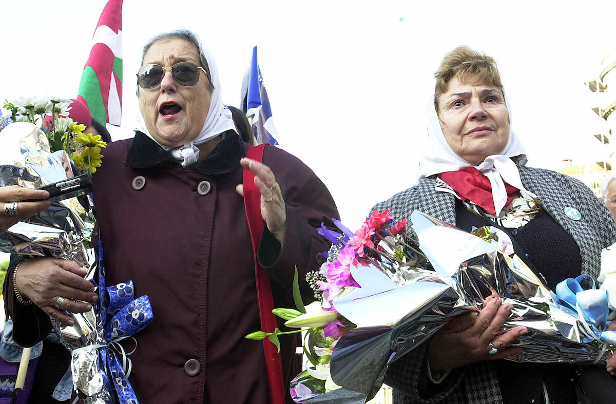 Hebe de Bonafini en un acto de Etxerat en Biblo, en 2002. (Monika DEL VALLE | FOKU)