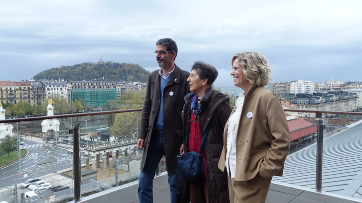 Goia, Ferrer y Ormazabal, en la terraza de Tabakalera. 