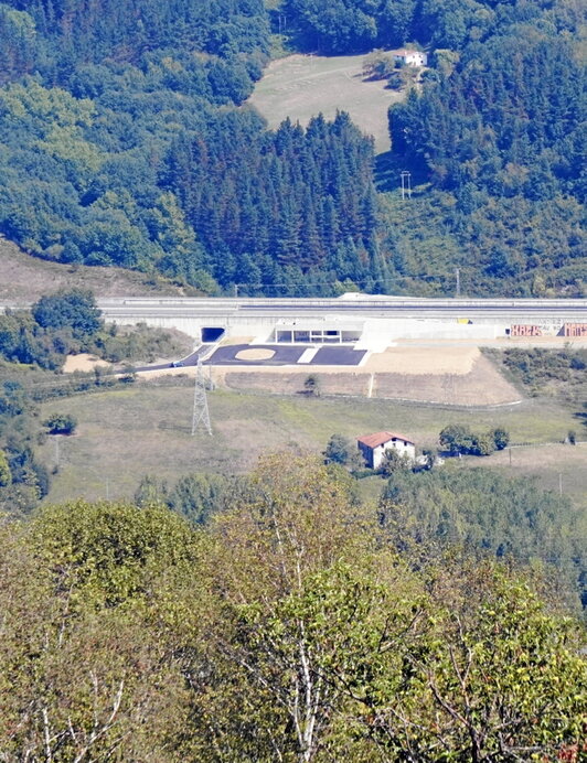 Imagen de las obras paradas de Ezkio.