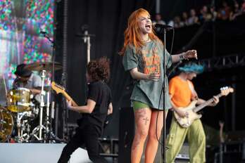 Paramore taldeko Hayley Williams Austingo Music Limits jaialdian emandako kontzertuan.
