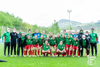 La selección posa tras imponerse en la Basque Country International Women's Cup, en la que ejerció de anftriona hace año y medio.