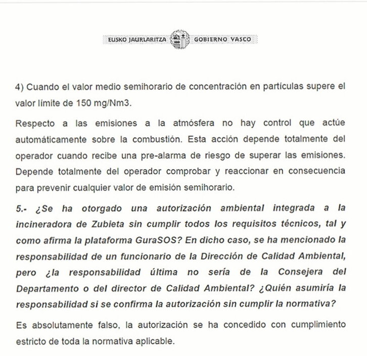 Arriba, resolución del 11 de abril de 2016 que exige un mecanismo de parada autonómica cuando se exceda la concentración de particulas. Abajo, respuesta de Arantxa Tapia reconociendo que no existe.