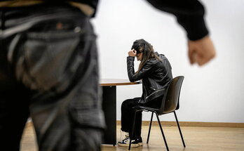 En 2021, 122 femmes sont décédées dans l’État français sous les coups d’un conjoint ou ex-conjoint (contre 21 hommes).