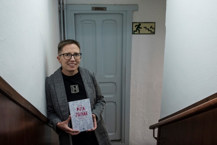 Amaia Astobizak itzuli du ‘Puta zikinak’ saiakera.