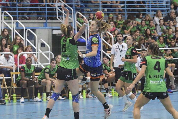 Beti Onak eta Bera Beraren arteko derbia donostiarrentzat izan zen, geldialdia aurretik jokatutako azken partidan.