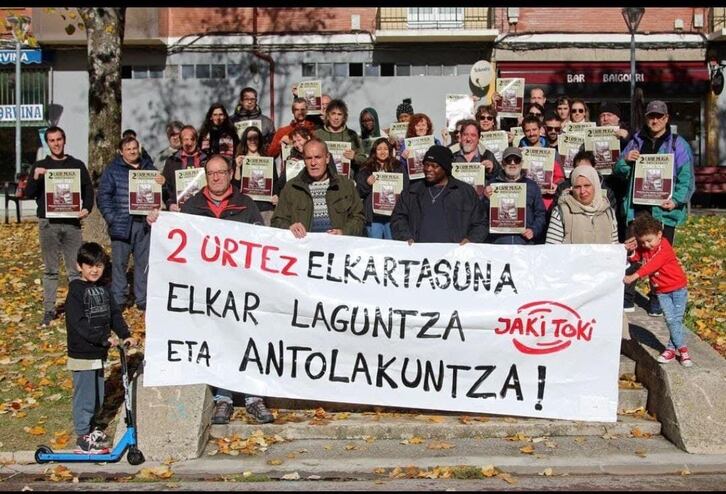 Concentración realizada para celebrar los dos años de Jaki Toki.