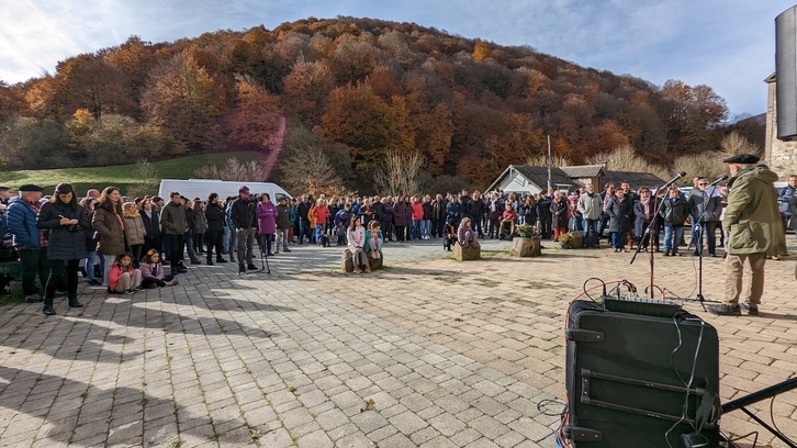 Mikle Zabalza oroitzeko ekitaldia Orbaizetan.
