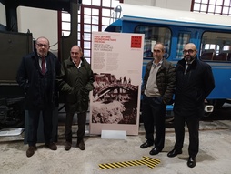 Erakusketaren inaugurazioa, irudian.