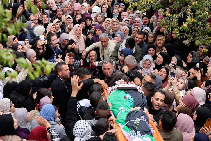 Funeral por el palestino Mufid Mahmud Jalil, en Beit Ommar.