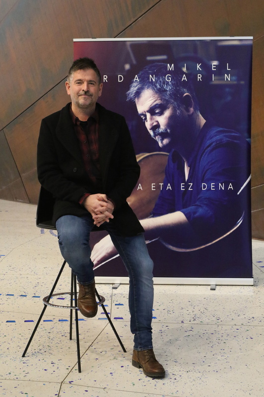 Mikel Urdangarinen unibertsoa sinfonikora eraman du BOS-ek.