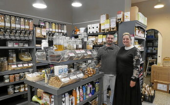 Ouverte depuis sept ans, l’épicerie La Mesure à Bayonne tente désormais de maintenir la tête hors de l’eau.