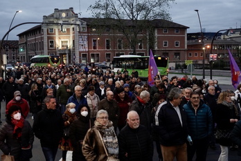 Manifestación en Bilbo contra el cierre de la Cirugía Cardíaca del Hospital de Basurto.