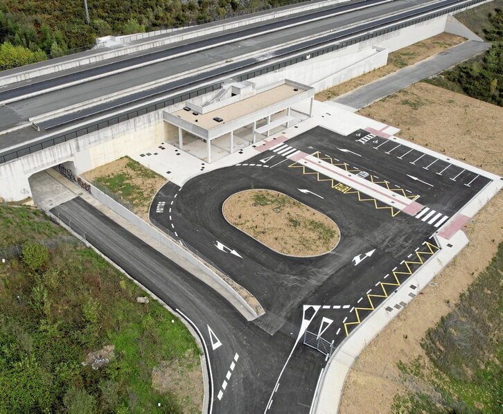 Imagen aérea de la paralizada estación de Ezkio.