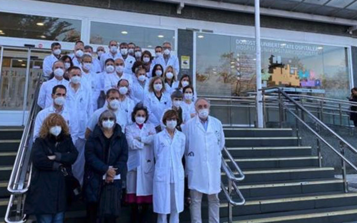 Los jefes de servicio, en su protesta del viernes.