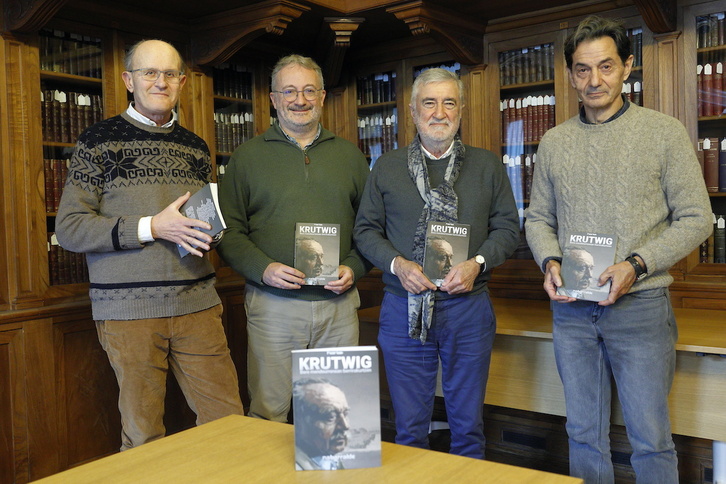 ‘Krutwig bere mendeurrenean berrirakurtzen’ liburuaren aurkezpena