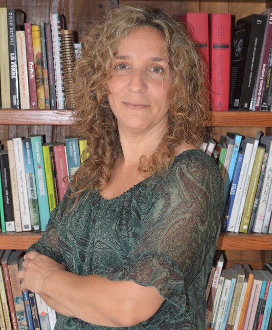 La periodista argentina Soledad Iparraguirre, autora del libro «Delia, bastión de la resistencia»